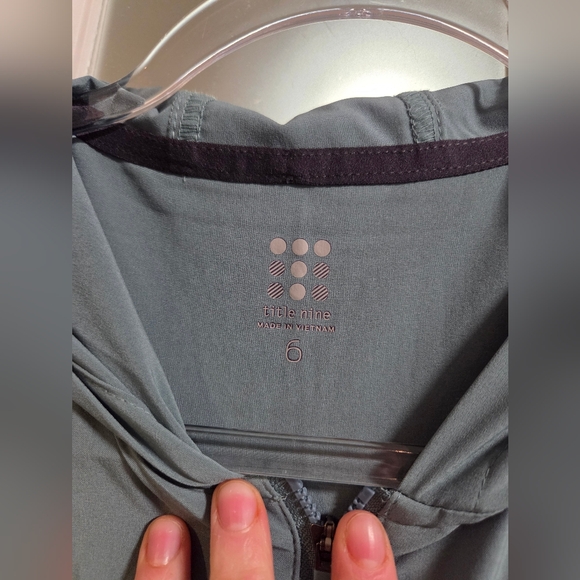 Title Nine NWT Blue Gray Hooded Tennis Golf Spring Summer Dress Size 6 Small - Picture 3 of 4